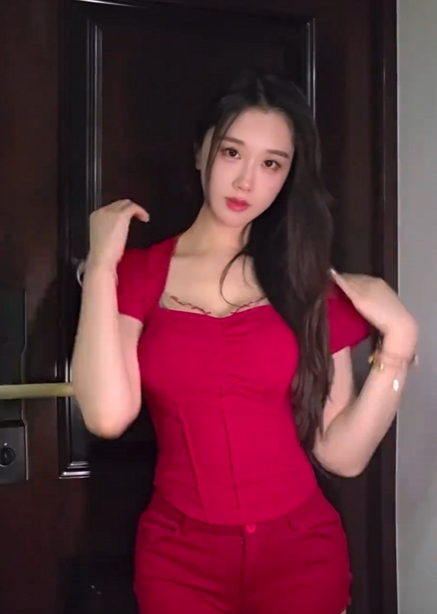 轩子巨2兔做客户外主播直播间,称自己虽不谈恋爱,但生理方面的知识理论为100%实操为0!网友:不愧是老师!