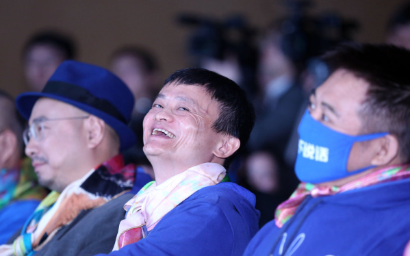 文章出轨门:揭秘他为何敢叫板媒体