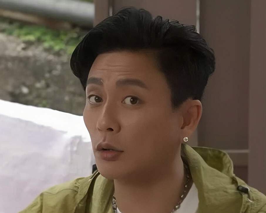 黄宗泽不婚原因曝光:因父母离异 计划花光积蓄