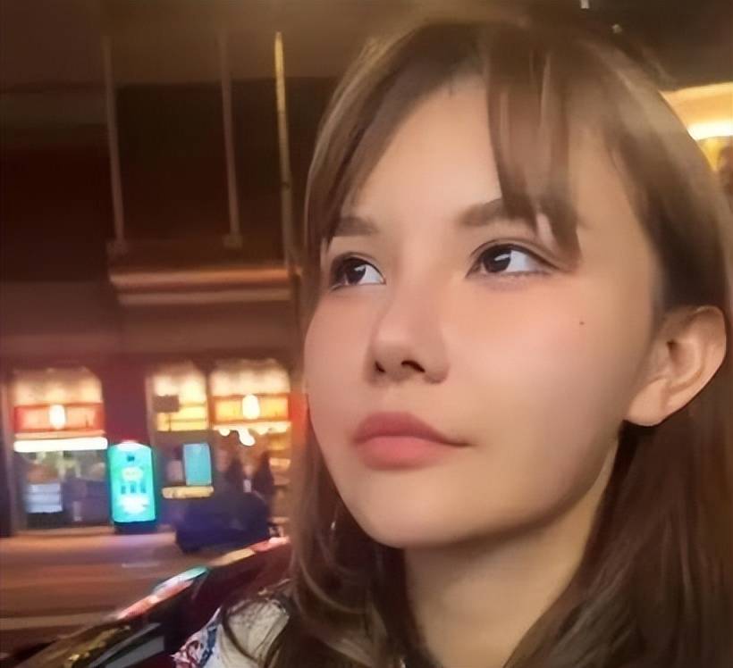 67岁香港富商与网红婚外情九年女方五年生了四胎原配毫不知情