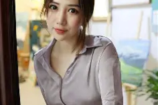 21岁女孩年赚8300万 网红擦边内容背后揭秘