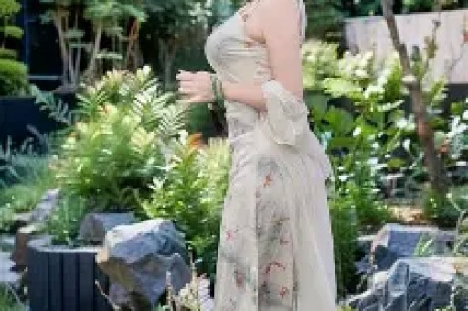 顶流流量小生隐婚生子实锤曝光粉丝怒批人设崩塌！