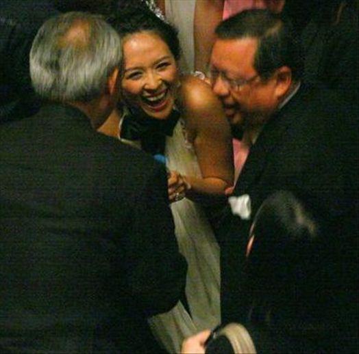 杨玉梅自曝多次不当要求 富豪利诱饭局提出不当条件