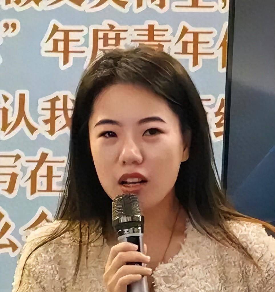 蒋方舟学位被撤风波：沈星力挺反被扒，底线在哪