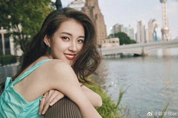 短剧女王郭宇欣翻车！录音外泄代言戏约全撤
