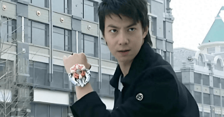 空姐女友怒锤《铠甲勇士》张殿菲骗钱出轨家暴