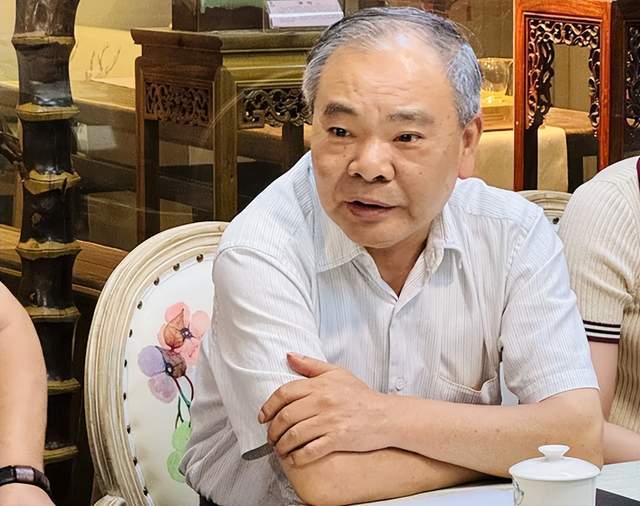 “融合共进相互成就 -中华好蟹将携手中华好海参精彩亮相2024上海蟹博会!