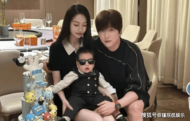 白冰520被曝出轨合伙人，此前因偷税禁言