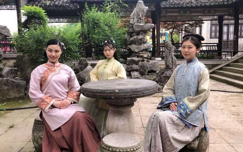 AI冲击横店群演:美女众多,群众演员何去何从?