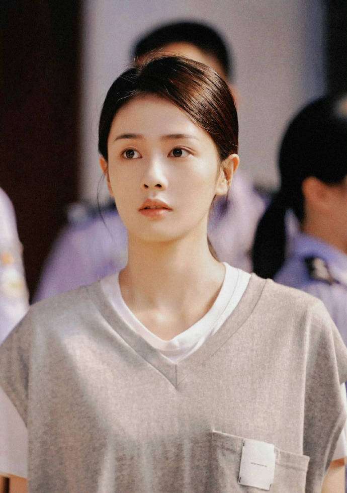 小城女孩手握铁证六连辟谣引爆全网流量明星人设一夜崩塌