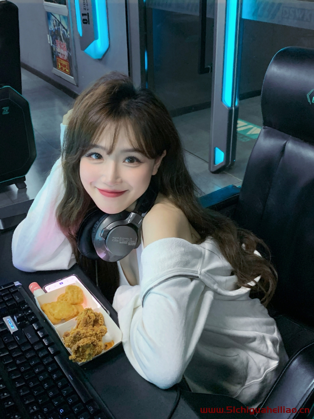 51吃瓜网黑料追踪:劲爆内幕抢先围观!